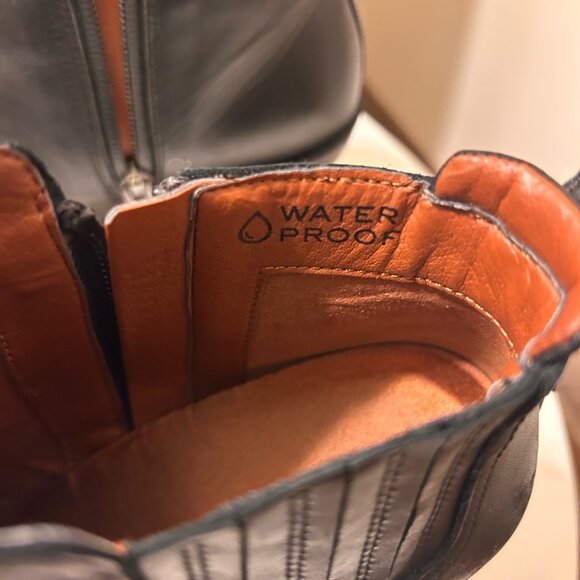 Vionic Waterproof Leather Ankle Boots – Black – Women’s 7 - Picture 3 of 6